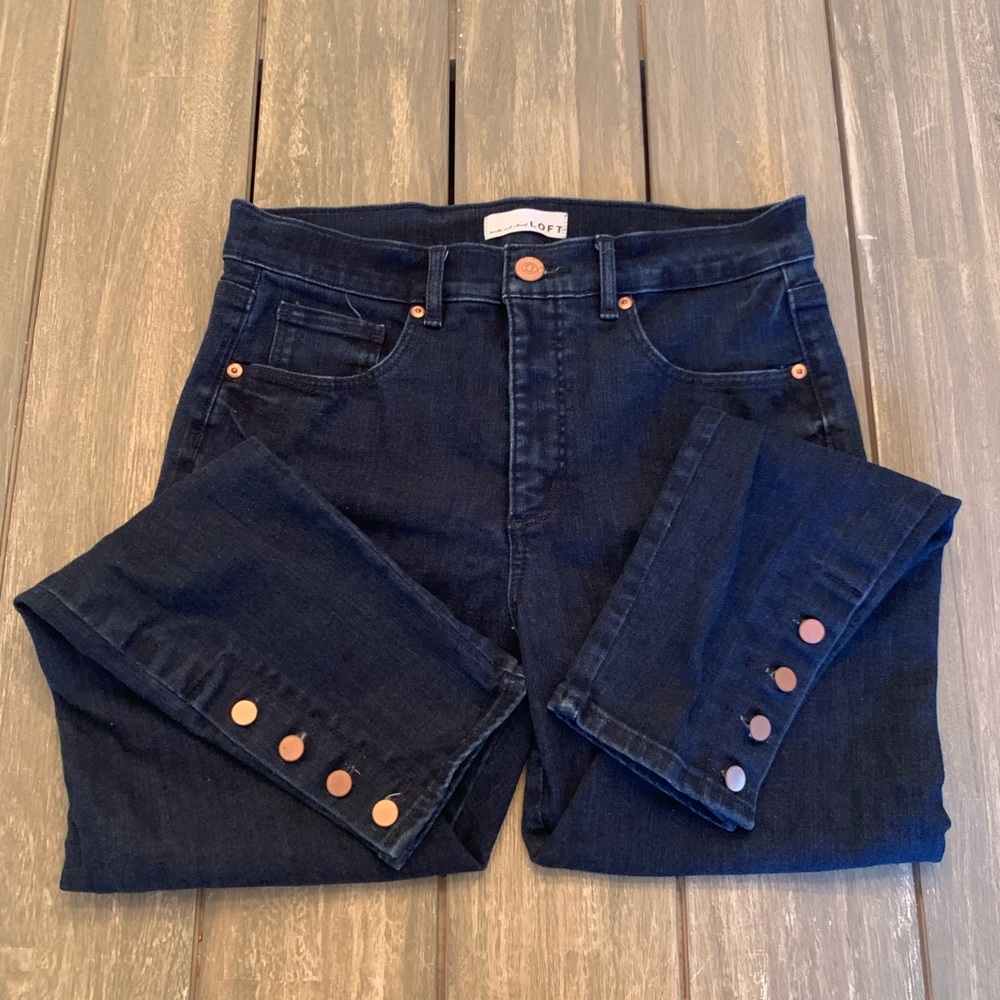 Ankle length LOFT jeans with button accents